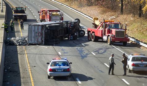 accident on 95 in ct|accident 95 south ct today.